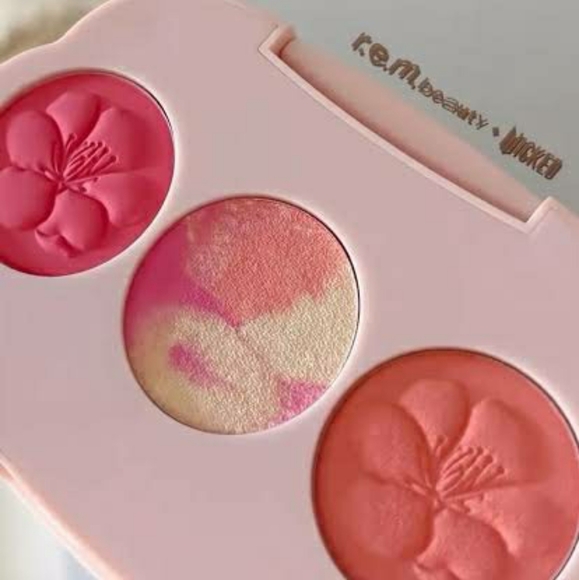 ⭐Gift Idea⭐BNIB LE REM Beauty X Wicked PINK Cherry Blossom Powder Blush Palette! - Picture 9 of 14